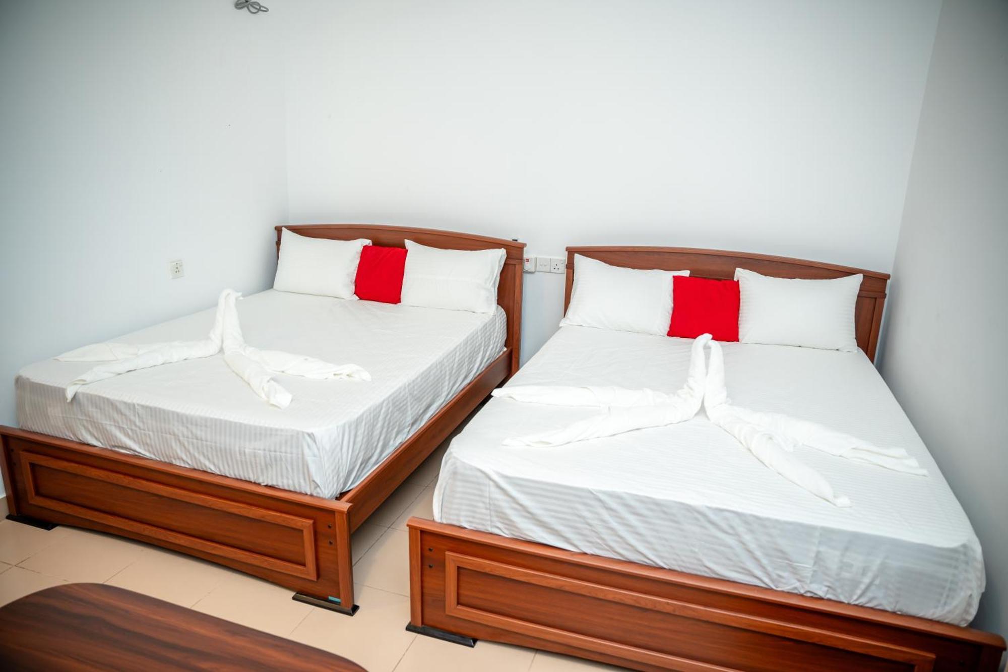 Sea Way Hotel Nilaveli Extérieur photo