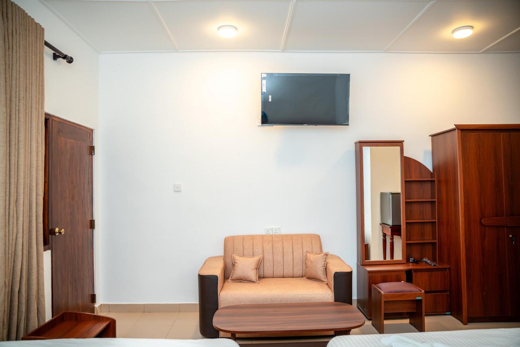 Sea Way Hotel Nilaveli Extérieur photo